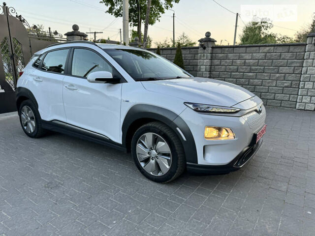 Білий Хендай Kona, об'ємом двигуна 0 л та пробігом 92 тис. км за 17200 $, фото 97 на Automoto.ua