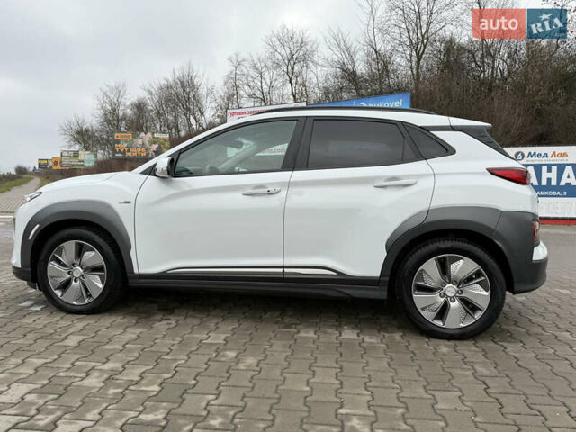 Белый Хендай Kona, объемом двигателя 0 л и пробегом 86 тыс. км за 18600 $, фото 8 на Automoto.ua