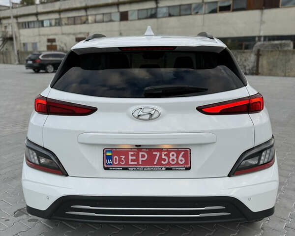 Білий Хендай Kona, об'ємом двигуна 0 л та пробігом 63 тис. км за 16499 $, фото 34 на Automoto.ua