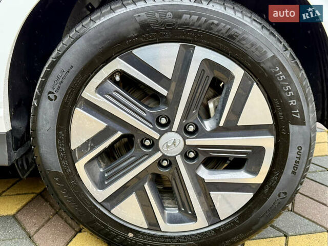 Білий Хендай Kona, об'ємом двигуна 0 л та пробігом 23 тис. км за 16900 $, фото 34 на Automoto.ua