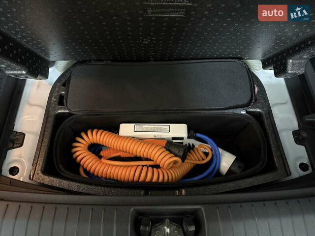 Белый Хендай Kona, объемом двигателя 0 л и пробегом 65 тыс. км за 17400 $, фото 51 на Automoto.ua