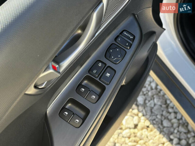 Білий Хендай Kona, об'ємом двигуна 0 л та пробігом 53 тис. км за 15900 $, фото 26 на Automoto.ua