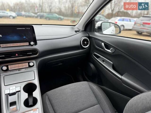 Білий Хендай Kona, об'ємом двигуна 0 л та пробігом 20 тис. км за 18699 $, фото 26 на Automoto.ua