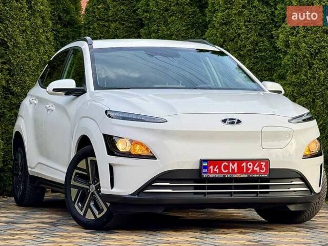 Белый Хендай Kona, объемом двигателя 0 л и пробегом 39 тыс. км за 17400 $, фото 1 на Automoto.ua