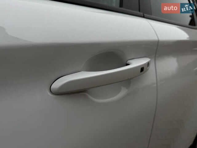 Білий Хендай Kona, об'ємом двигуна 0 л та пробігом 174 тис. км за 17800 $, фото 22 на Automoto.ua