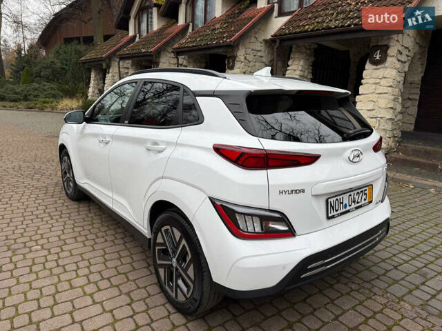 Белый Хендай Kona, объемом двигателя 0 л и пробегом 65 тыс. км за 17400 $, фото 7 на Automoto.ua