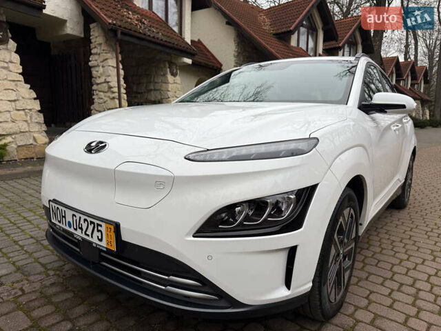 Белый Хендай Kona, объемом двигателя 0 л и пробегом 65 тыс. км за 17400 $, фото 11 на Automoto.ua