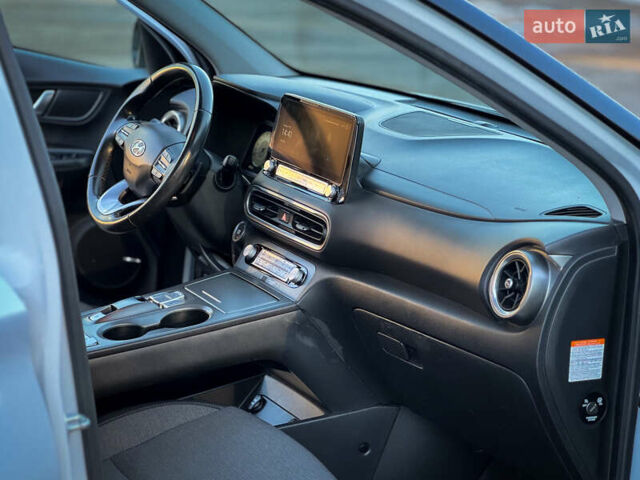 Белый Хендай Kona, объемом двигателя 0 л и пробегом 148 тыс. км за 18500 $, фото 35 на Automoto.ua