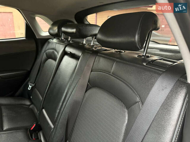 Білий Хендай Kona, об'ємом двигуна 0 л та пробігом 174 тис. км за 17800 $, фото 51 на Automoto.ua