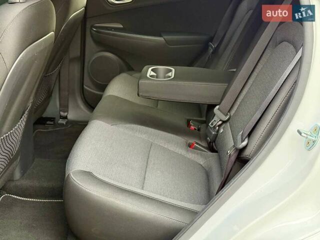 Белый Хендай Kona, объемом двигателя 0 л и пробегом 39 тыс. км за 17400 $, фото 22 на Automoto.ua