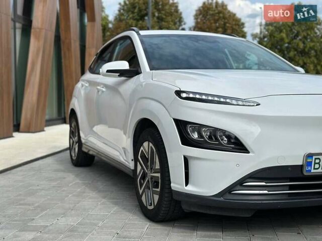 Белый Хендай Kona, объемом двигателя 0 л и пробегом 72 тыс. км за 16700 $, фото 1 на Automoto.ua