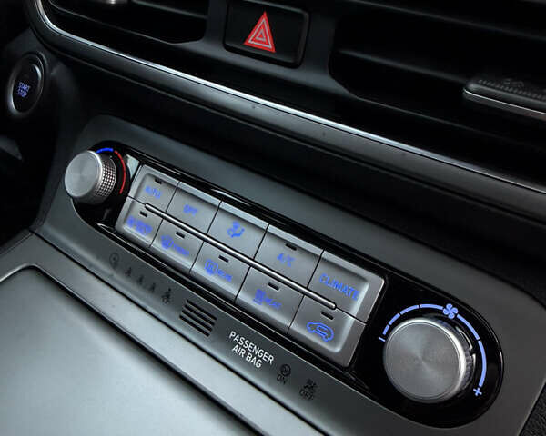 Білий Хендай Kona, об'ємом двигуна 0 л та пробігом 63 тис. км за 16499 $, фото 39 на Automoto.ua