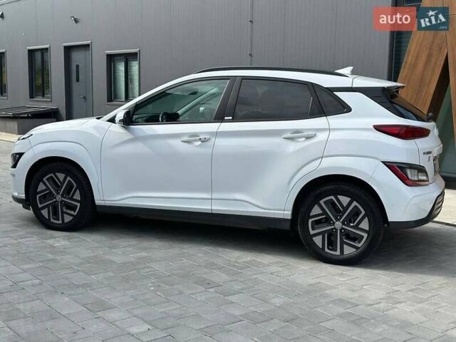 Белый Хендай Kona, объемом двигателя 0 л и пробегом 72 тыс. км за 16700 $, фото 11 на Automoto.ua