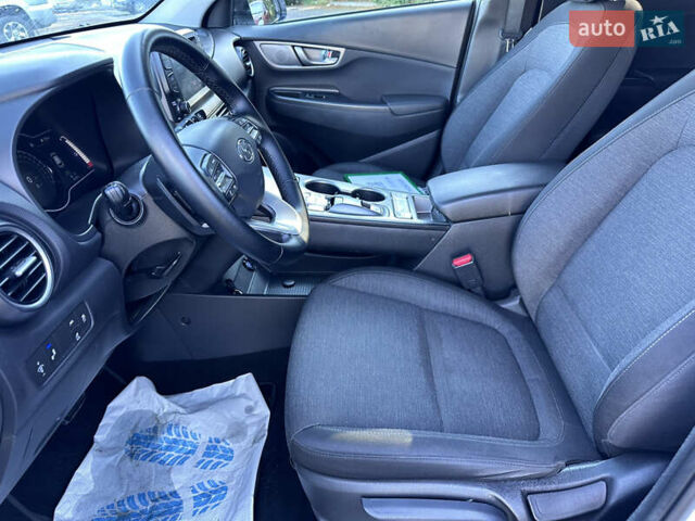 Білий Хендай Kona, об'ємом двигуна 0 л та пробігом 115 тис. км за 16800 $, фото 24 на Automoto.ua