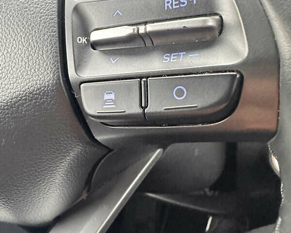 Белый Хендай Kona, объемом двигателя 0 л и пробегом 130 тыс. км за 18900 $, фото 26 на Automoto.ua