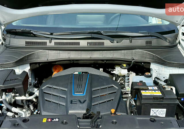 Белый Хендай Kona, объемом двигателя 0 л и пробегом 39 тыс. км за 16900 $, фото 34 на Automoto.ua