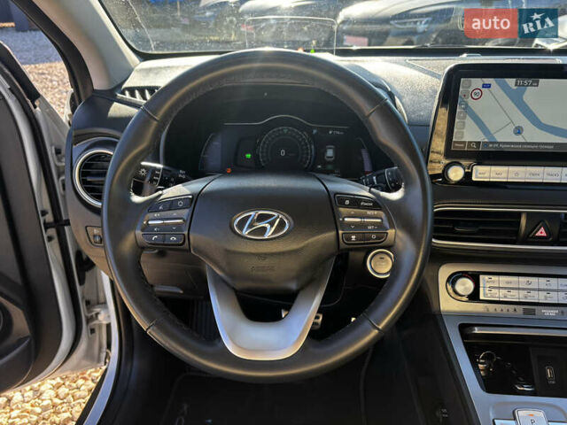 Білий Хендай Kona, об'ємом двигуна 0 л та пробігом 53 тис. км за 15900 $, фото 38 на Automoto.ua