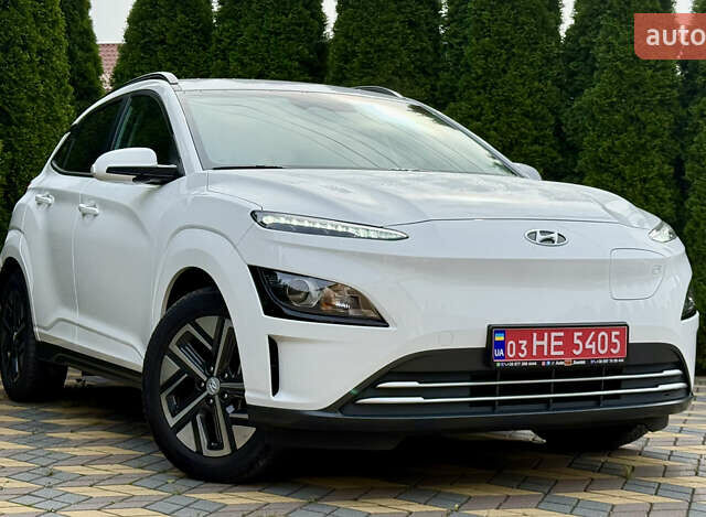 Белый Хендай Kona, объемом двигателя 0 л и пробегом 56 тыс. км за 16800 $, фото 1 на Automoto.ua