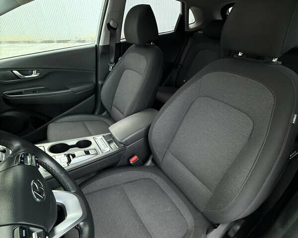 Білий Хендай Kona, об'ємом двигуна 0 л та пробігом 63 тис. км за 16499 $, фото 15 на Automoto.ua