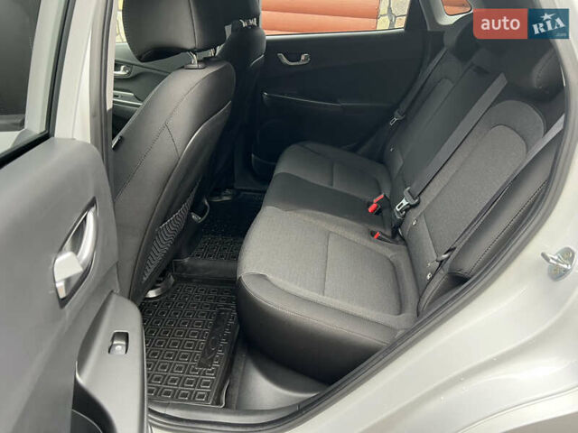 Белый Хендай Kona, объемом двигателя 0 л и пробегом 46 тыс. км за 17500 $, фото 11 на Automoto.ua