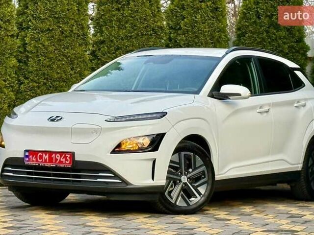 Белый Хендай Kona, объемом двигателя 0 л и пробегом 39 тыс. км за 17400 $, фото 2 на Automoto.ua