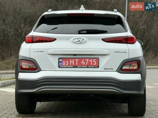 Белый Хендай Kona, объемом двигателя 0 л и пробегом 86 тыс. км за 17800 $, фото 7 на Automoto.ua