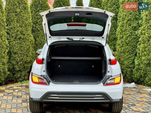Белый Хендай Kona, объемом двигателя 0 л и пробегом 33 тыс. км за 17700 $, фото 13 на Automoto.ua