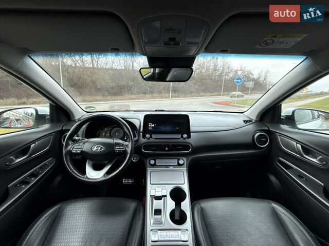 Белый Хендай Kona, объемом двигателя 0 л и пробегом 86 тыс. км за 17800 $, фото 3 на Automoto.ua