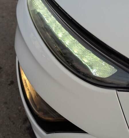 Білий Хендай Kona, об'ємом двигуна 0 л та пробігом 79 тис. км за 16950 $, фото 29 на Automoto.ua