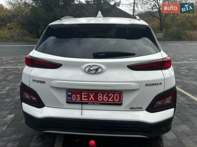 Белый Хендай Kona, объемом двигателя 0 л и пробегом 130 тыс. км за 18900 $, фото 11 на Automoto.ua