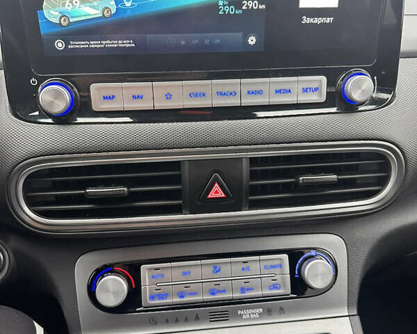 Белый Хендай Kona, объемом двигателя 0 л и пробегом 130 тыс. км за 18900 $, фото 25 на Automoto.ua