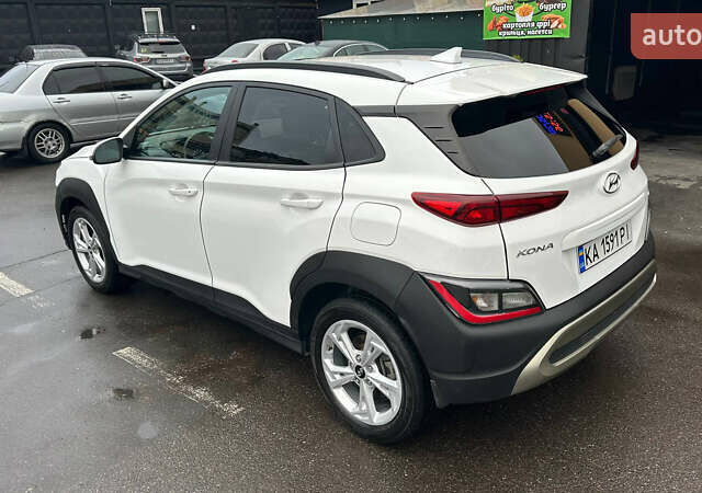 Белый Хендай Kona, объемом двигателя 2 л и пробегом 100 тыс. км за 15800 $, фото 2 на Automoto.ua