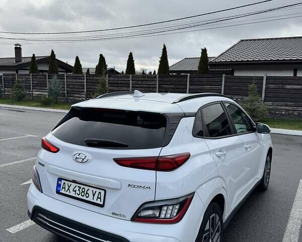 Белый Хендай Kona, объемом двигателя 0 л и пробегом 115 тыс. км за 18800 $, фото 22 на Automoto.ua
