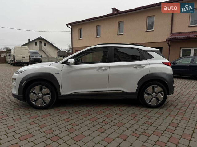 Білий Хендай Kona, об'ємом двигуна 0 л та пробігом 174 тис. км за 17800 $, фото 4 на Automoto.ua