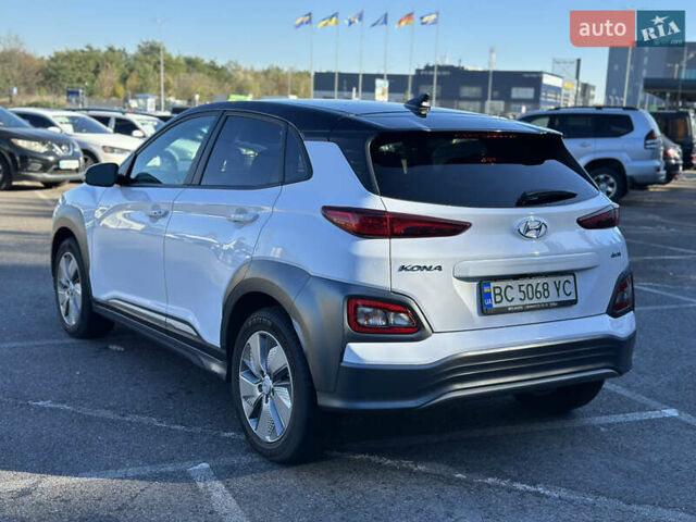Білий Хендай Kona, об'ємом двигуна 0 л та пробігом 115 тис. км за 16800 $, фото 7 на Automoto.ua