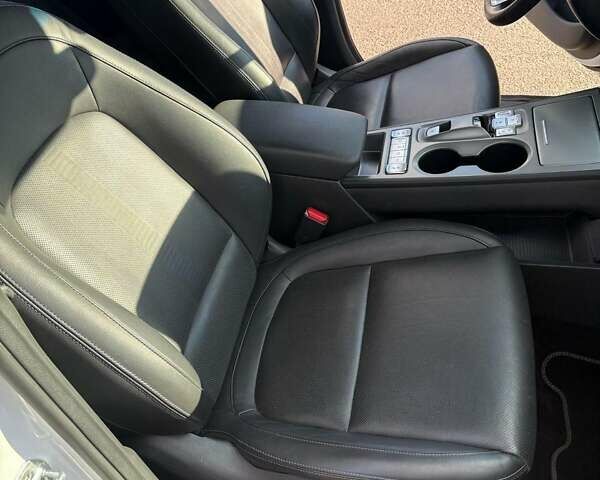Білий Хендай Kona, об'ємом двигуна 0 л та пробігом 43 тис. км за 16700 $, фото 17 на Automoto.ua