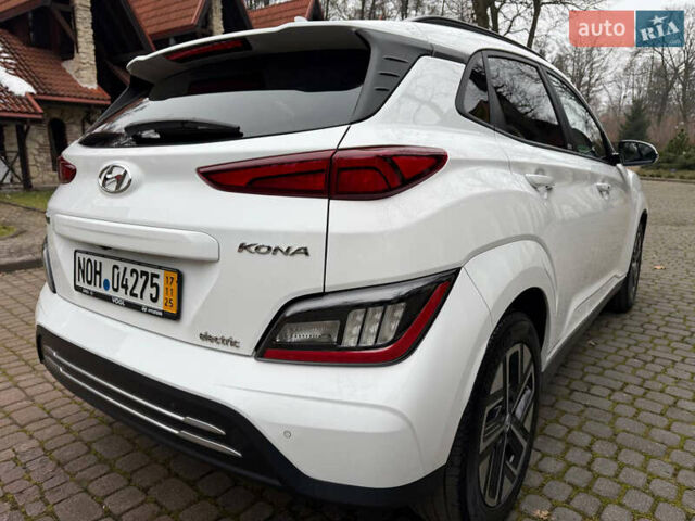 Белый Хендай Kona, объемом двигателя 0 л и пробегом 65 тыс. км за 17400 $, фото 13 на Automoto.ua
