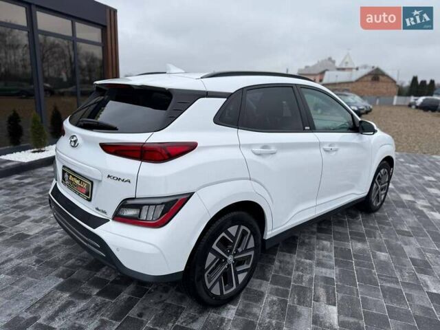 Білий Хендай Kona, об'ємом двигуна 0 л та пробігом 20 тис. км за 18699 $, фото 8 на Automoto.ua