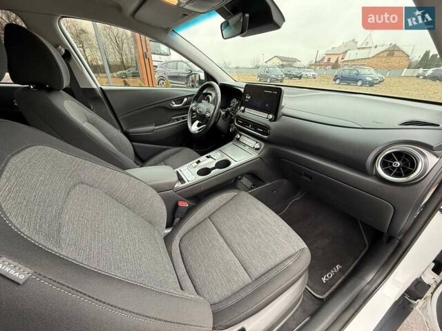Білий Хендай Kona, об'ємом двигуна 0 л та пробігом 20 тис. км за 18699 $, фото 35 на Automoto.ua