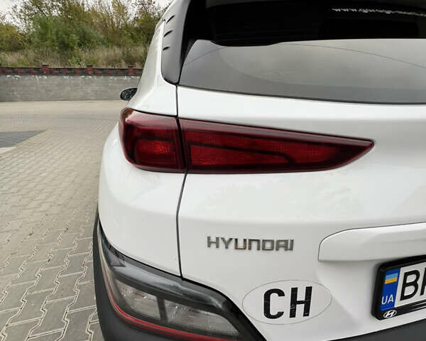 Білий Хендай Kona, об'ємом двигуна 1.58 л та пробігом 49 тис. км за 18700 $, фото 24 на Automoto.ua