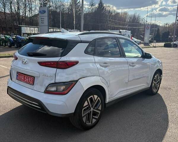 Білий Хендай Kona, об'ємом двигуна 0 л та пробігом 43 тис. км за 16700 $, фото 6 на Automoto.ua