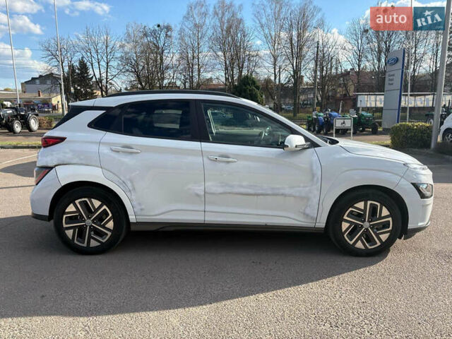 Белый Хендай Kona, объемом двигателя 0 л и пробегом 43 тыс. км за 16700 $, фото 4 на Automoto.ua