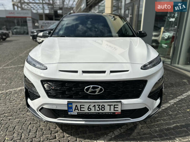 Білий Хендай Kona, об'ємом двигуна 1.6 л та пробігом 104 тис. км за 17700 $, фото 4 на Automoto.ua