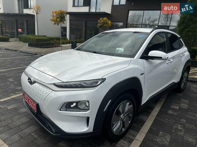 Белый Хендай Kona, объемом двигателя 0 л и пробегом 130 тыс. км за 18900 $, фото 3 на Automoto.ua