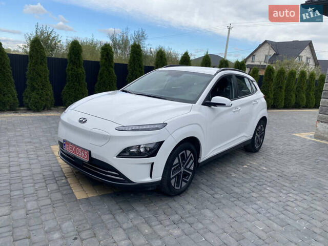 Білий Хендай Kona, об'ємом двигуна 0 л та пробігом 35 тис. км за 15500 $, фото 4 на Automoto.ua