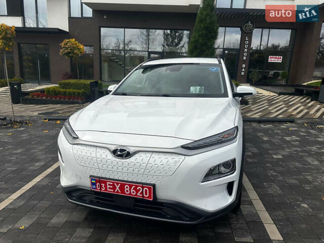 Белый Хендай Kona, объемом двигателя 0 л и пробегом 130 тыс. км за 18900 $, фото 1 на Automoto.ua