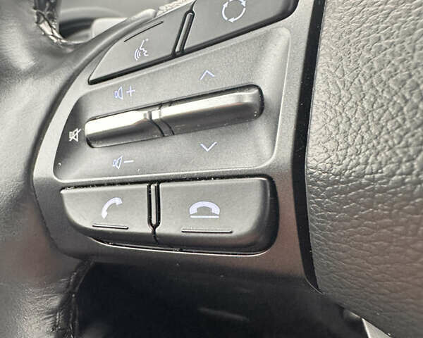 Белый Хендай Kona, объемом двигателя 0 л и пробегом 130 тыс. км за 18900 $, фото 27 на Automoto.ua