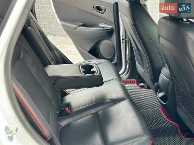Белый Хендай Kona, объемом двигателя 0 л и пробегом 72 тыс. км за 16700 $, фото 26 на Automoto.ua