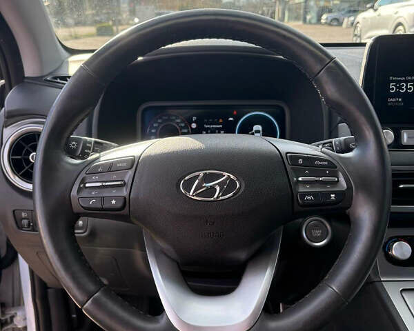 Білий Хендай Kona, об'ємом двигуна 0 л та пробігом 43 тис. км за 16700 $, фото 22 на Automoto.ua