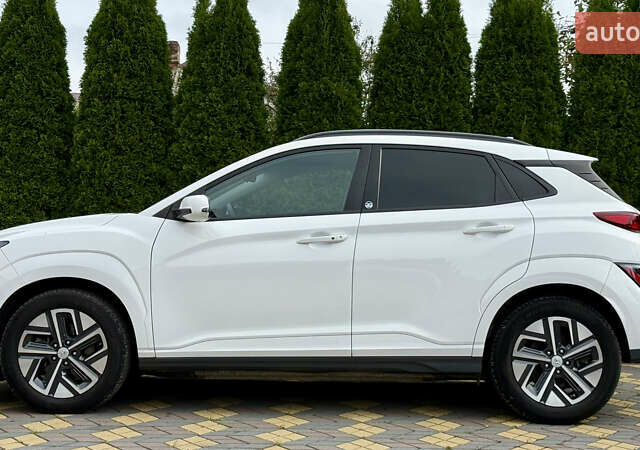 Белый Хендай Kona, объемом двигателя 0 л и пробегом 56 тыс. км за 16800 $, фото 5 на Automoto.ua